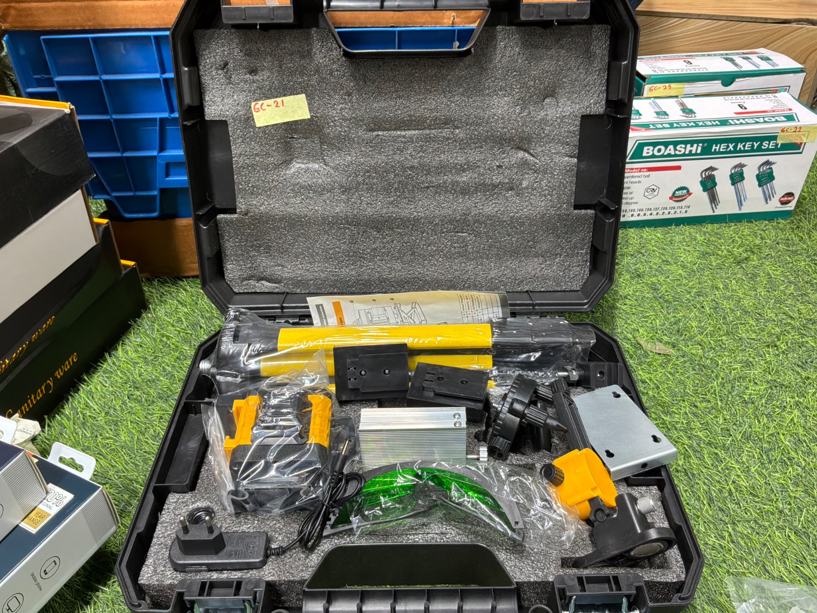 POWER TOOLS au PLUMBING TOOLS.